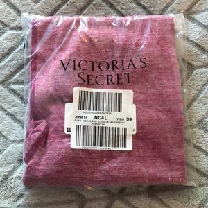 PINK SEAMLESS WORKOUT TIGHT IN RASPBERRY